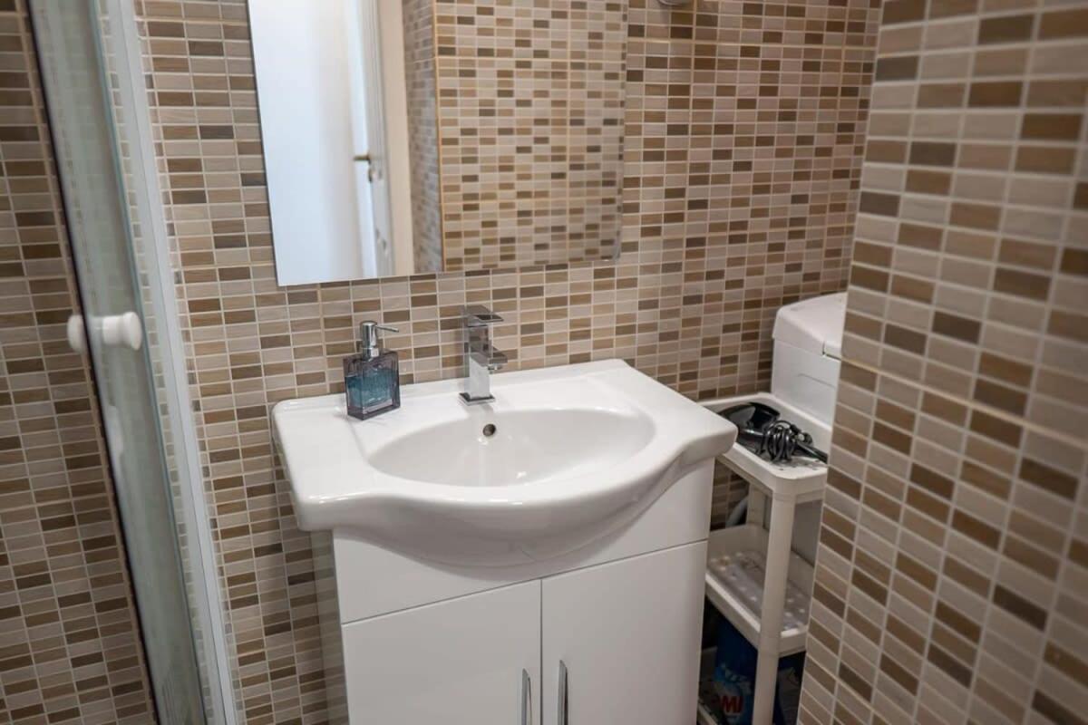Chic Central Flat With River View Budapeşte Dış mekan fotoğraf